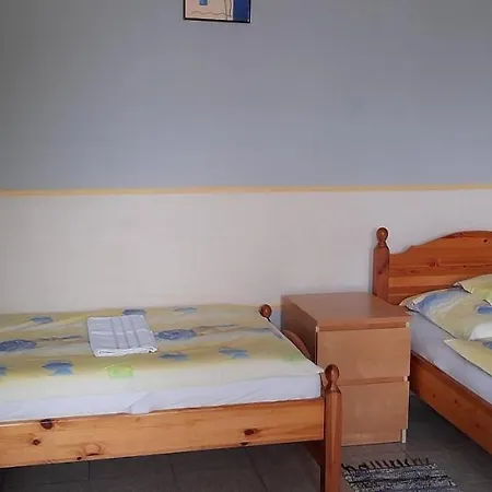 Quarto em Acomodações Particulares Kalandor Kozarmisleny