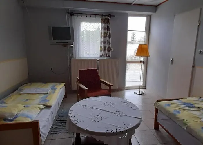 Kalandor Szallas Kozarmisleny
