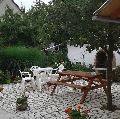 Kalandor Szallas Homestay Kozarmisleny